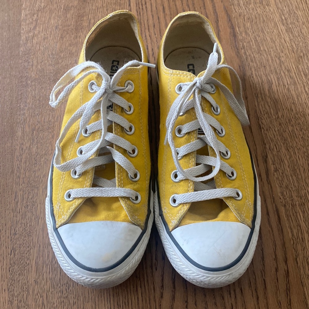 Converse Yellow
